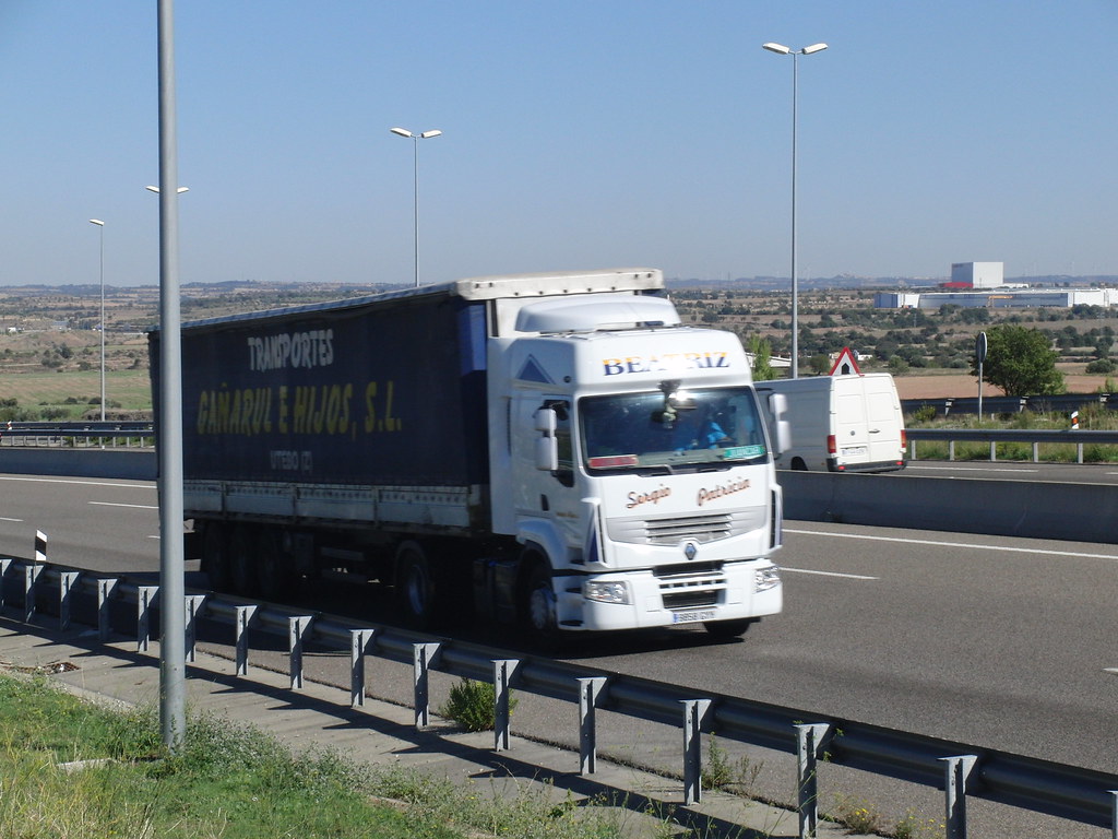 CONDUCTOR TRÁILER TAUTLINER NACIONAL ZARAGOZA **INTERSADOS LLAMAR AL TEL. 976 770358**